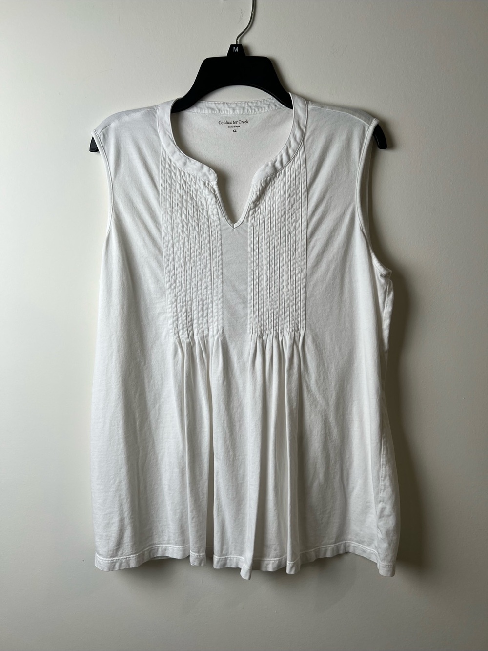 Coldwater Creek women’s XL V-neck sleeveless white top